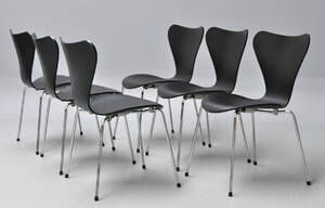 Arne Jacobsen. Sæt på seks stole, model 3107 fra år 2017. 6