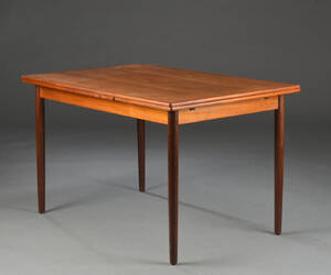 Dansk møbelproducent. Spisebord af teaktræ