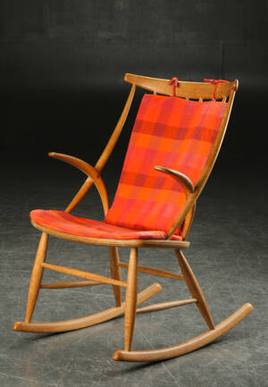 Illum Wikkelsø. Gyngestol af egetræ 