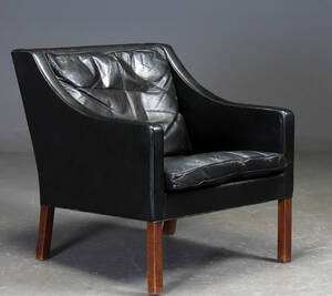 Børge Mogensen. Lænestol, model 2207. Semianilin sort læder. 