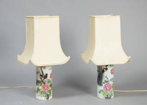 Kinesiske bordlamper af porcelæn, 20 årh. 2 Denne vare er sat til omsalg under nyt varenummer 5093563