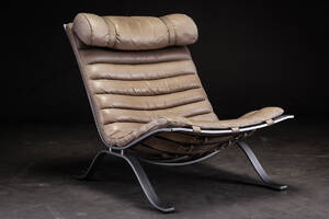 Arne Norell. Lænestol model Ari 