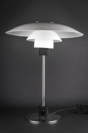 Poul Henningsen. PH 43 bordlampe