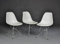Charles Eames. Tre skalstole model DSR 3 