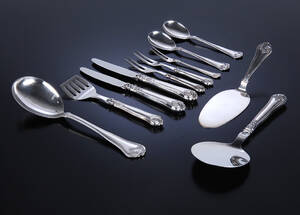 Cohr. Saksisk, serveringsdele af sølv 11