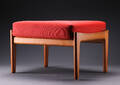 Hans J. Wegner. Skammel af massivt egetræ, model 290