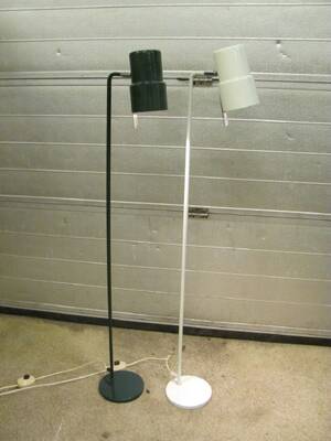 2 GOLVLAMPOR HANS AGNE JACOBSSON, H 120 CM