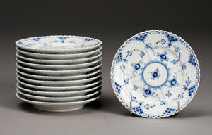 Kgl Porcelæn Musselmalet helblonde tallerkener 12