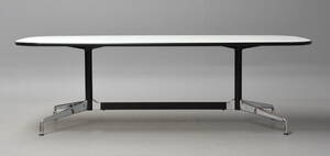 Charles Eames. Segmented table fra år 2014. Boatshape, L. 230 cm 