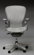 Donald Chadwick  William Stump Multijusterbar kontorstol, model Aeron B 