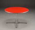 Arne Jacobsen. Cirkulært sofabord. 