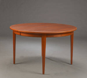 Omann Junior. Cirkulært spisebord, model 55, teak 4 