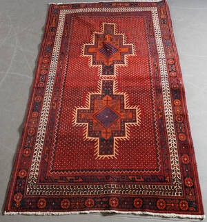 Orientalisk matta. Iran, handknuten. Ca 197x104 cm 