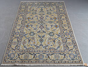 Keshan. Orientalisk matta, handknuten, ca 215 x 137 cm