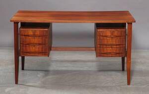 Dansk møbelsnedker. Skrivebord af palisander