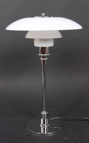 Poul Henningsen 1894-1967 PH 32 bordlampe m. skærm i hvid opalglasstamme i forkromet metal