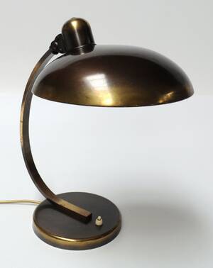Christian Dell. Kaiser bordlampe af patineret messing, model 6750