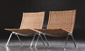 Poul Kjærholm. Par PK22 lænestole, flet af peddigrør 2