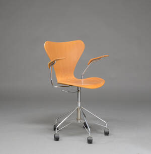 Arne Jacobsen. Kontorstol model 3207