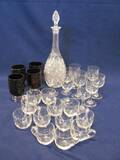 KARAFF, 4 LJUSLYKTOR, 9 HUGGNA GLAS, 12 PUNCHMUGGAR