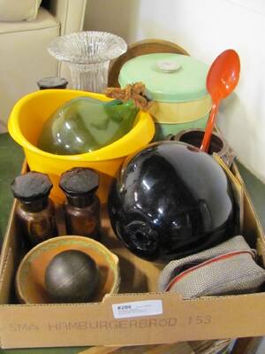 DIV KURIOSA BL A TRIETT, 2 GLASKULOR, SENAPSKULA