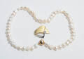 Halskæde med ferskvands kulturperler og lås af 14 kt. guld, samt broche af 14 kt. guld og hvidguld 2