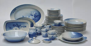 Bing  Grøndahl. Julerose service af porcelæn. 60