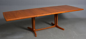 Skovmand Andersen. Spisebord af teak med 2 tillægsplader 3