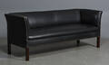 Sofa betrukket med sort læder, ca. 1950erne