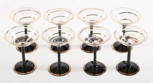 Otte champagneskåle 8