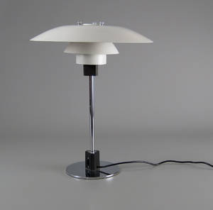 Poul Henningsen. PH 4½ 3½ bordlampe