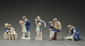 En samling figurer af porcelæn BG i form af børn bestående af  5 figurer.