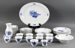 Kgl. Porcelæn. Dele til service Blå Blomst 37