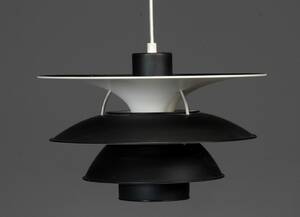 Poul Henningsen. Charlottenborg pendel Ø 47