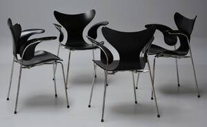Arne Jacobsen. Sæt på fire armstole, model 3208 Liljen, årg. 2008 4
