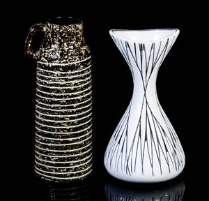 2 st vaser, Ingrid Atterberg och Mari Simmulson för Upsala-Ekeby, 