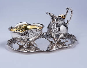 Georg Wessfelt, Malmø. Rokoko-formet fløde- og sukkersæt med bakke af sterlingsølv, anno 195758 3
