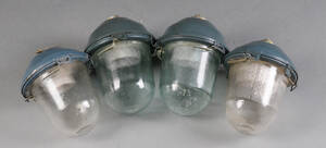 Fire tjekkiske pendler, agernformede. 4