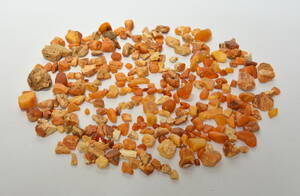Samling ravstykker, samlet vægt ca. 412 gr.
