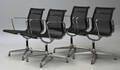 Charles Eames. Sæt på fire stole, model EA 108 i netvæv 4 