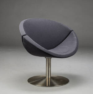  Peter Hjort Lorentzen og Johannes Foersom. Lænestol, model Apollo