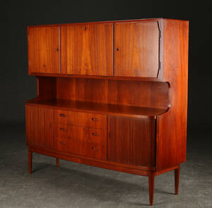 Skænk af teak, 1950erne, dansk møbelproducent