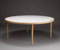Hans J. Wegner. Rundt spisebord af ask