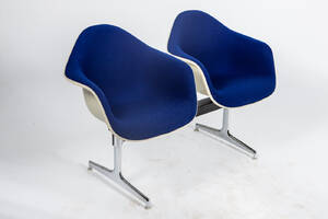 Sessel Sitze Tandem Shell, Eames, Hermann Miller Vitra