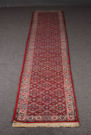 Orientalsk løber, 77 cm x 480 cm.