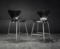 Arne Jacobsen. Syveren to barstole, model 3187, Brown Label 2 