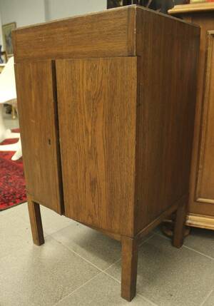 Komod, Saknar överdel