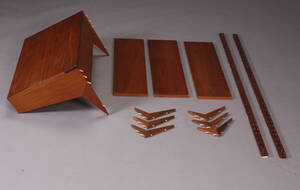 Poul Cadovius, System Royal, væghængt reolsystem, teaktræ 