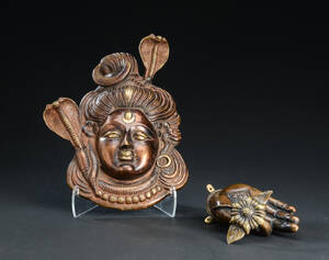 Orientalsk maske og hånd af bronze, 19002000-tallet 2