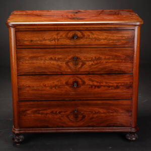 Kommode af fineret mahogni, 1800-tallets sidste halvdel